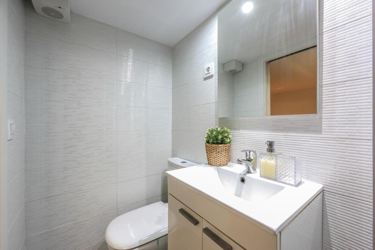 Discover Madrid From Our Cozy Studio מראה חיצוני תמונה